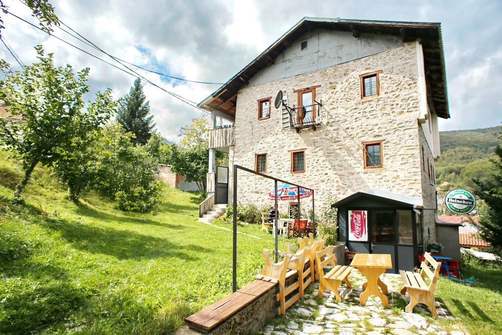 Yeti Guest House Mavrovo Eksteriør bilde