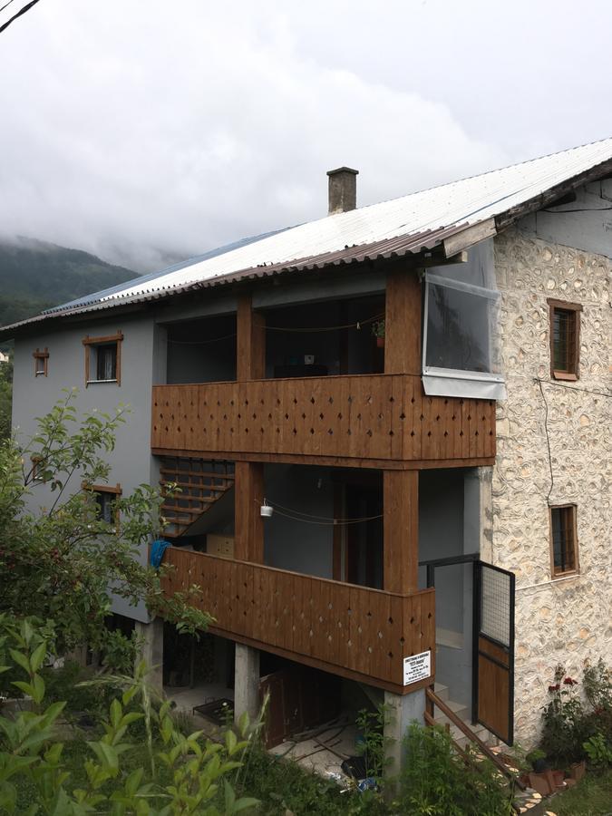 Yeti Guest House Mavrovo Eksteriør bilde